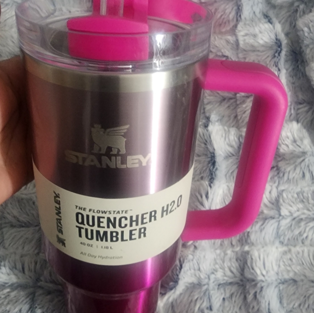 Rare, Limited Stanley 40 oz. Quencher H2.0 FlowState Tumbler Camelia Gradient